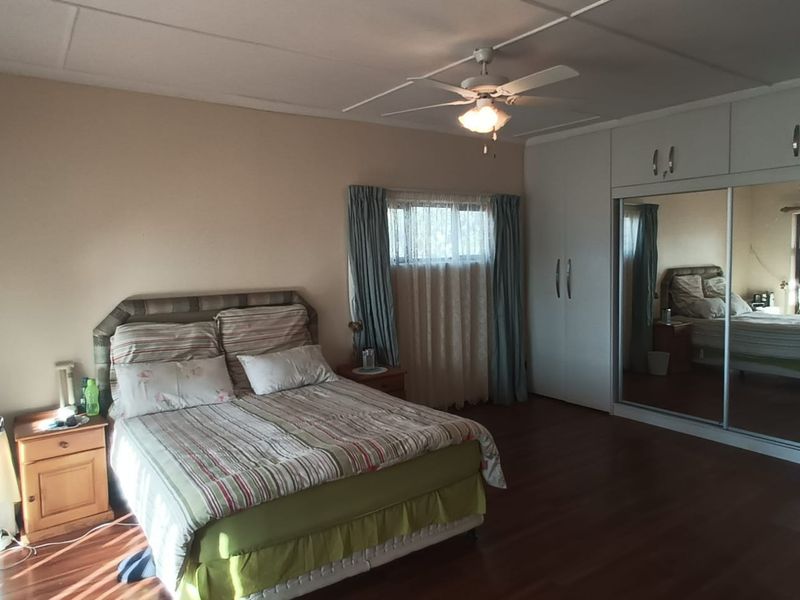 House For Sale In East London - Photo 8