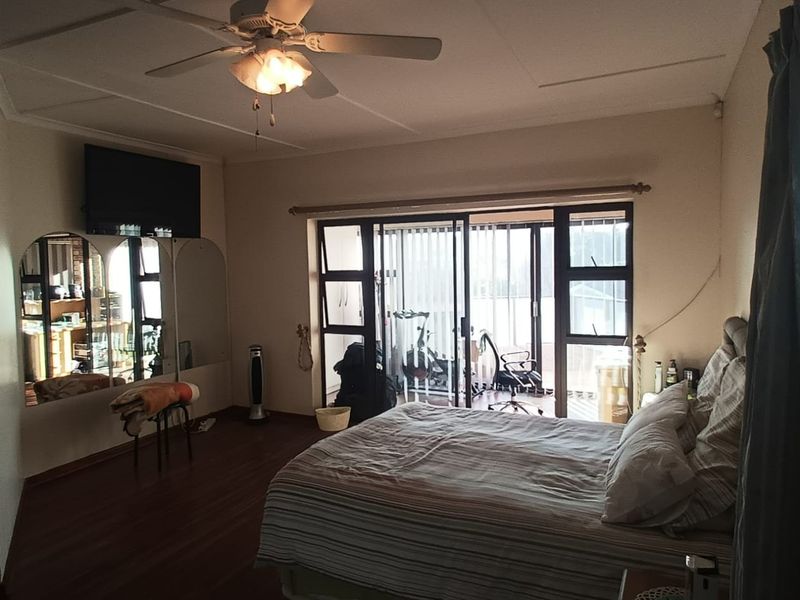 House For Sale In East London - Photo 7