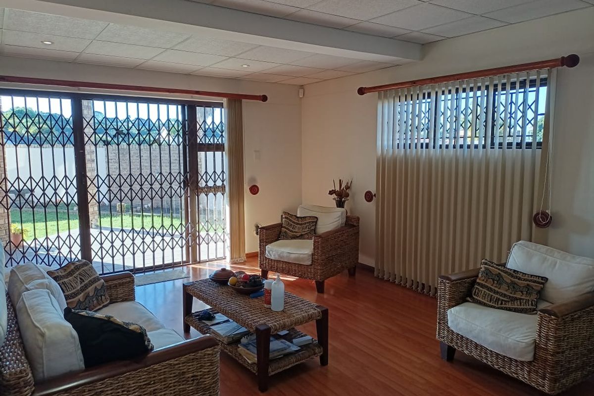 House For Sale In East London - Photo 4