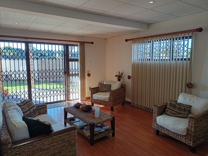 House For Sale In East London - Photo 4