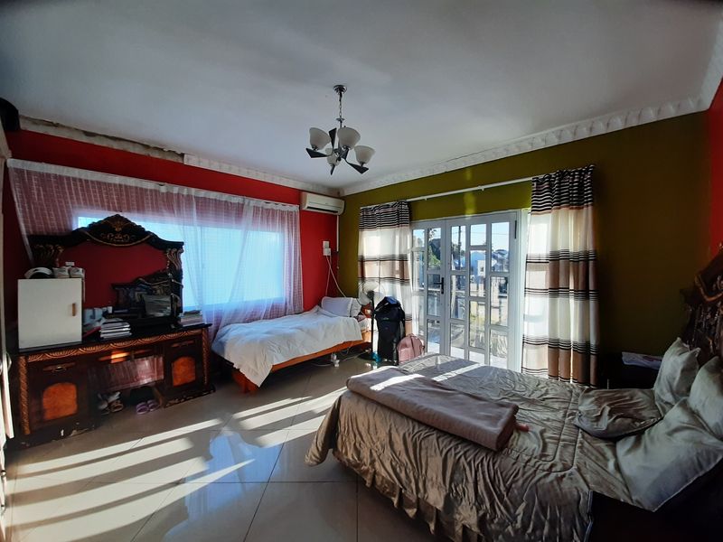 Large investment property offering multiple tenanted units with income! - Photo 7