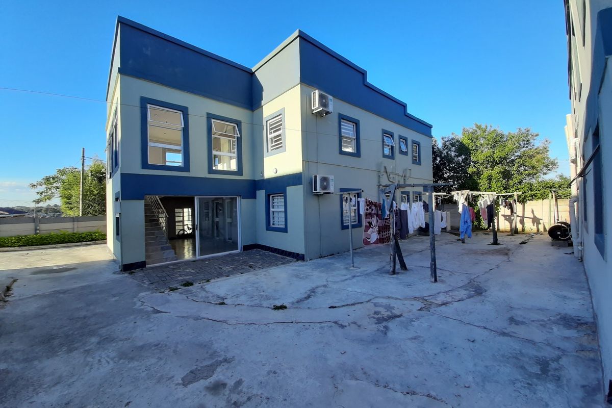 Large investment property offering multiple tenanted units with income! - Photo 5