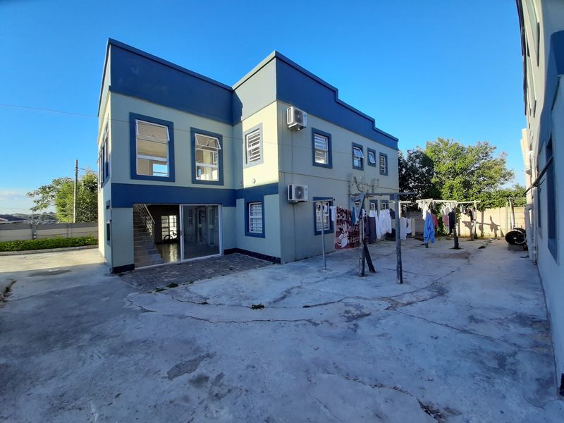 Large investment property offering multiple tenanted units with income! - Photo 5