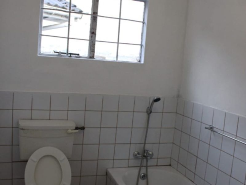House For Sale In East London - Photo 8