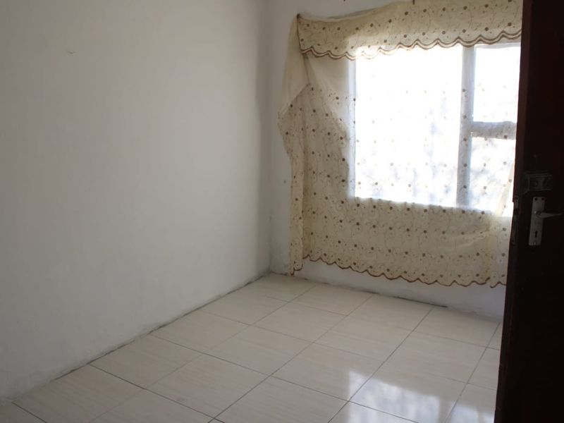 House For Sale In East London - Photo 6