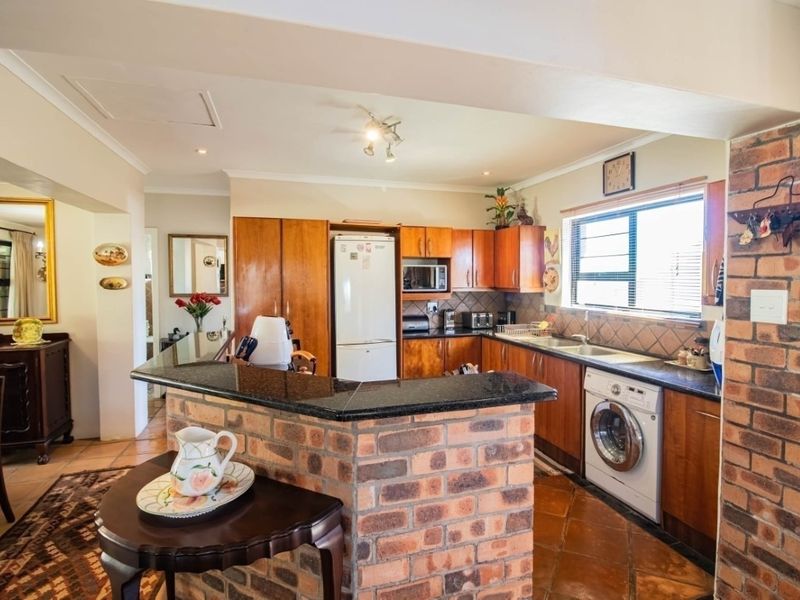 House For Sale In East London - Photo 7