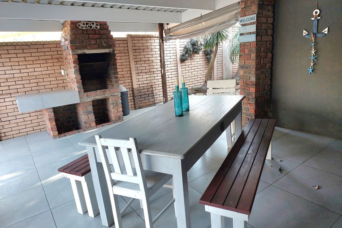 House For Sale In East London - Photo 3