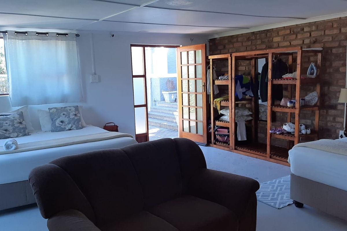 Lodge For Sale In East London - Photo 4