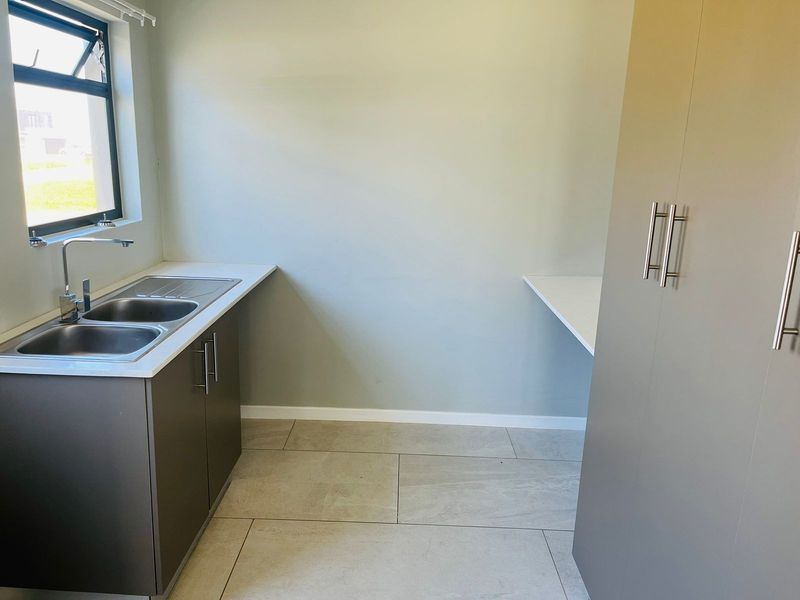 House For Sale In East London - Photo 8