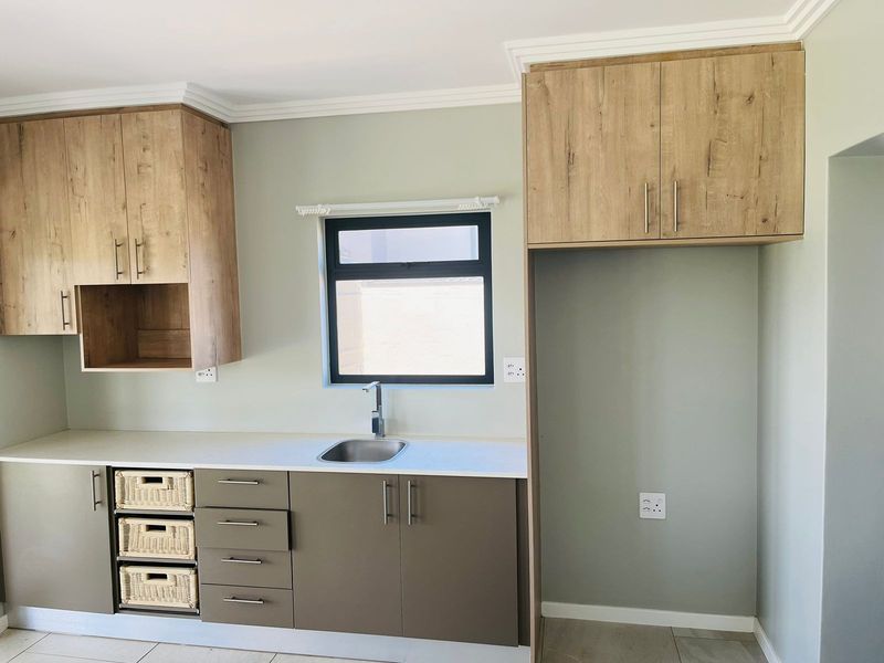 House For Sale In East London - Photo 7