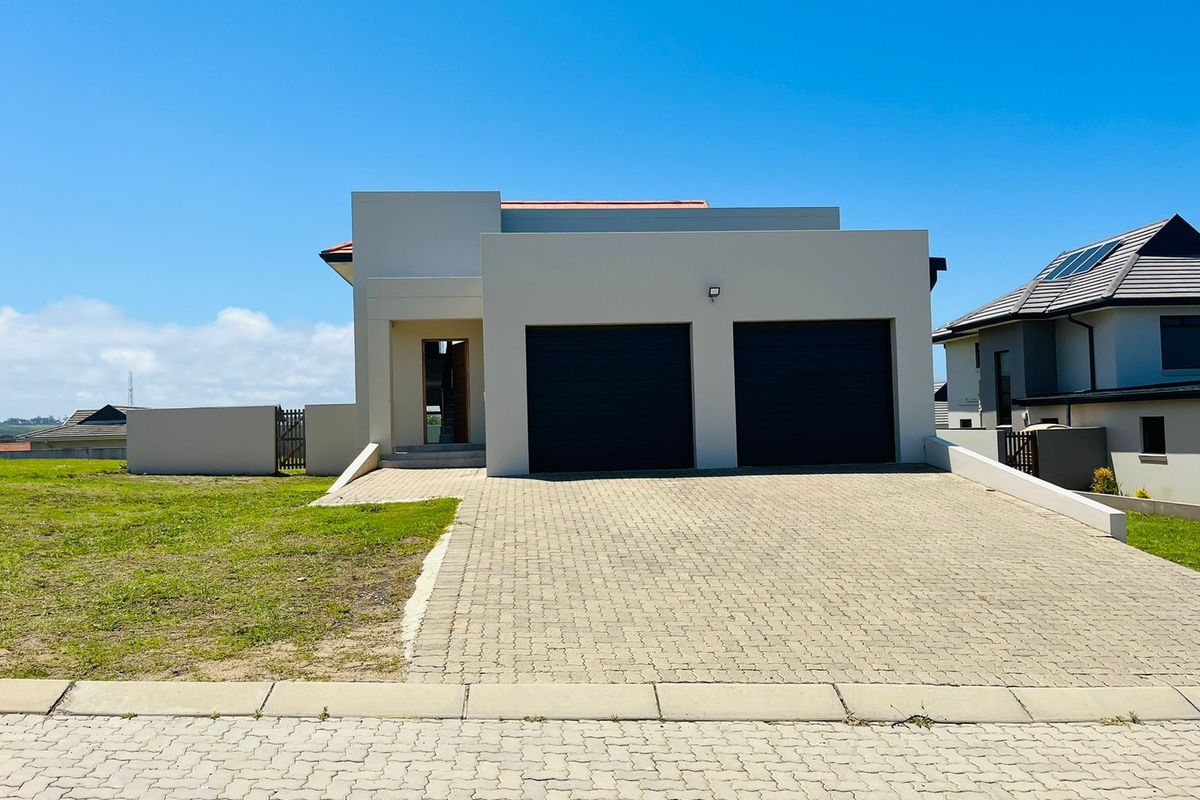 House For Sale In East London - Photo 3