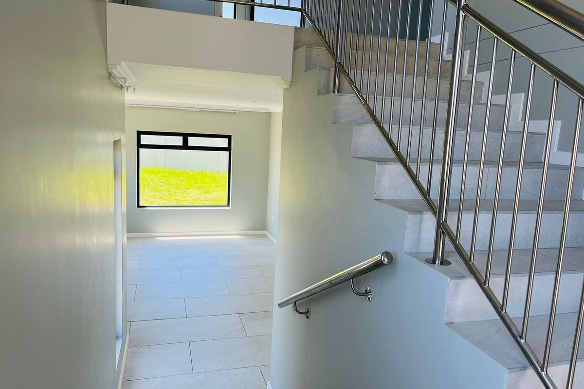 House For Sale In East London - Photo 4