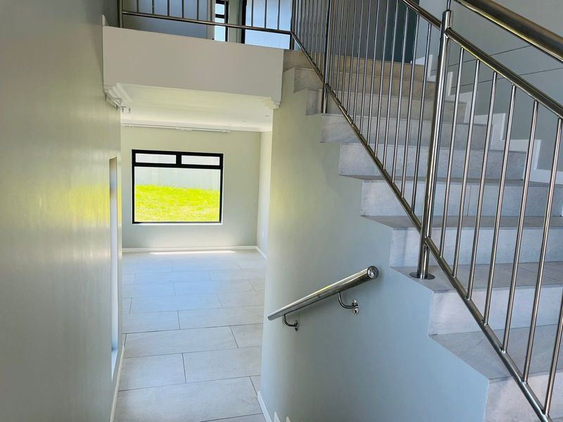 House For Sale In East London - Photo 4