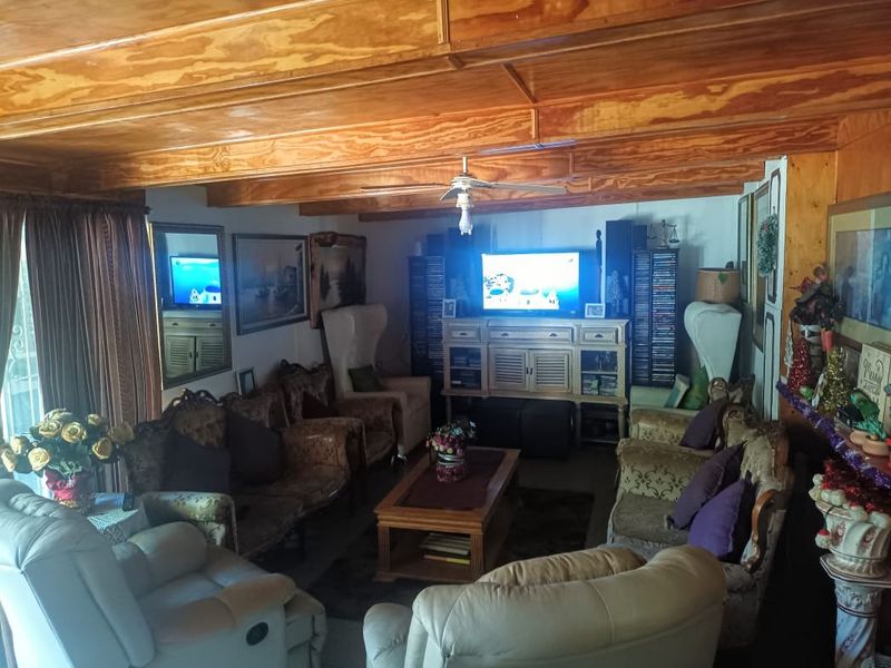 House For Sale In East London - Photo 10