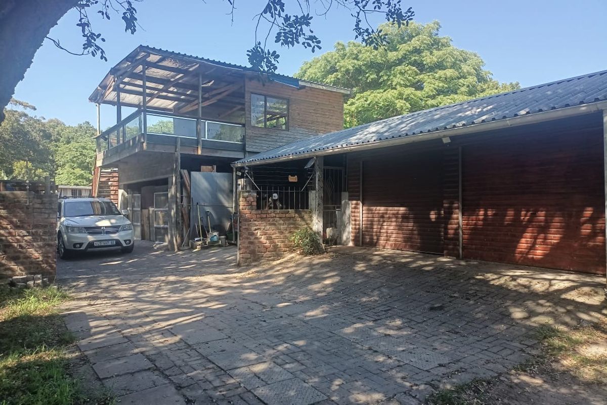 House For Sale In East London - Photo 2