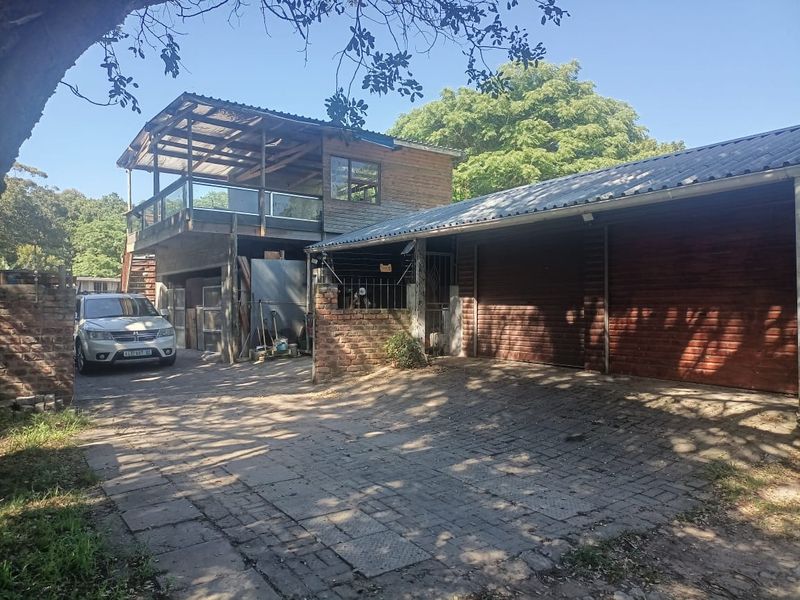 House For Sale In East London - Photo 2