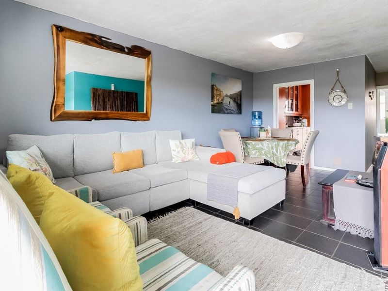 Townhouse For Sale In East London - Photo 10