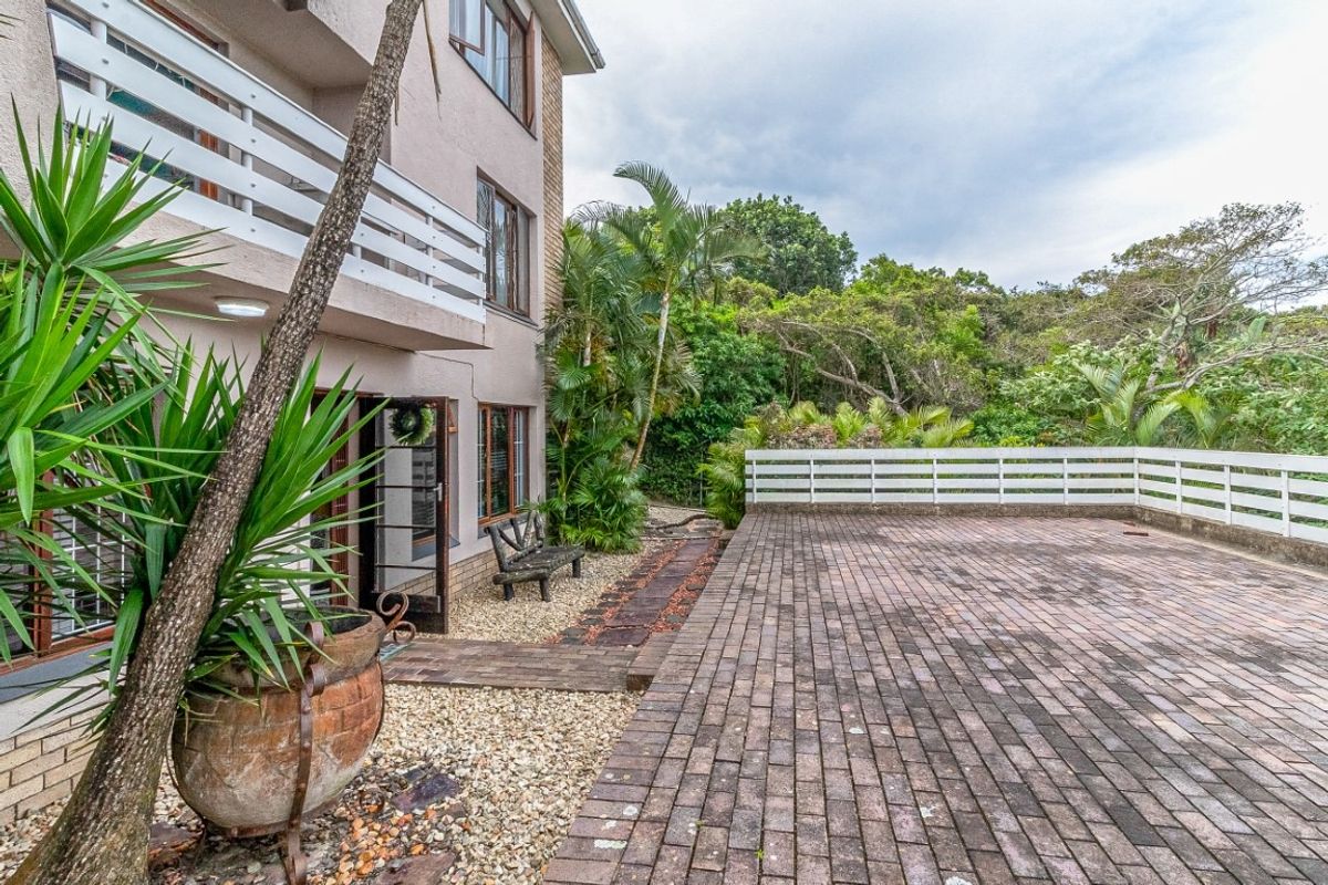 Townhouse For Sale In East London - Photo 4