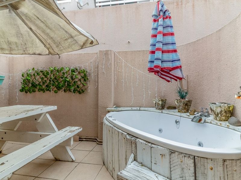 Townhouse For Sale In East London - Photo 7