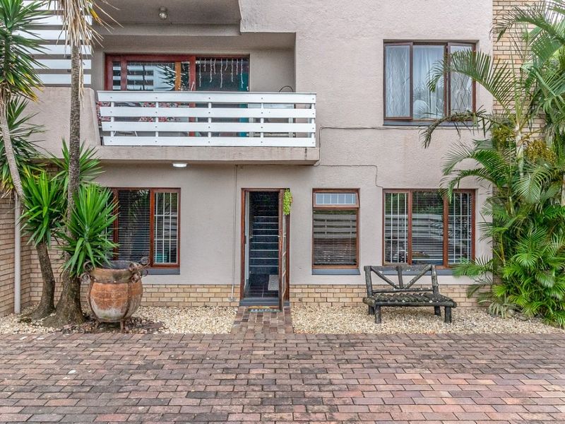 Townhouse For Sale In East London - Photo 3