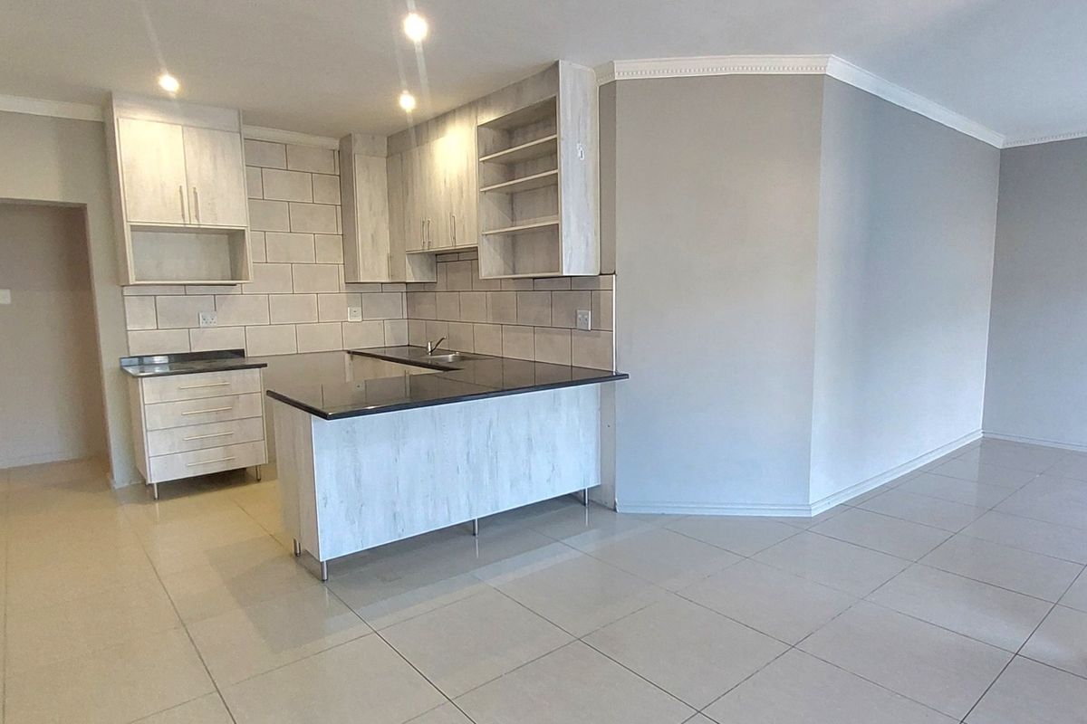 House For Sale In East London - Photo 4