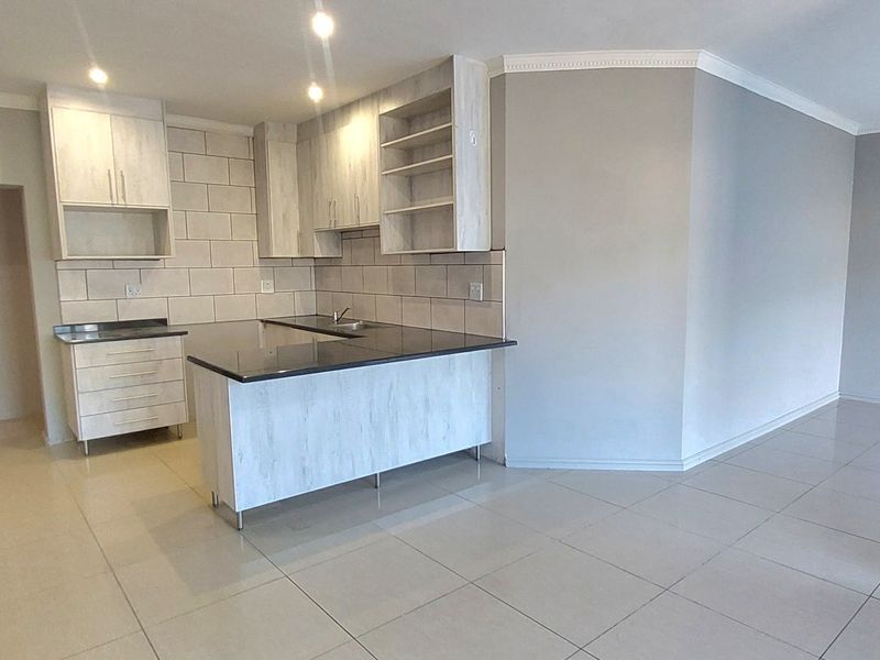 House For Sale In East London - Photo 4