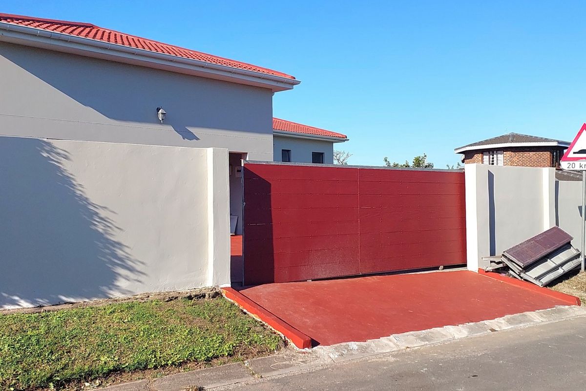 House For Sale In East London - Photo 2