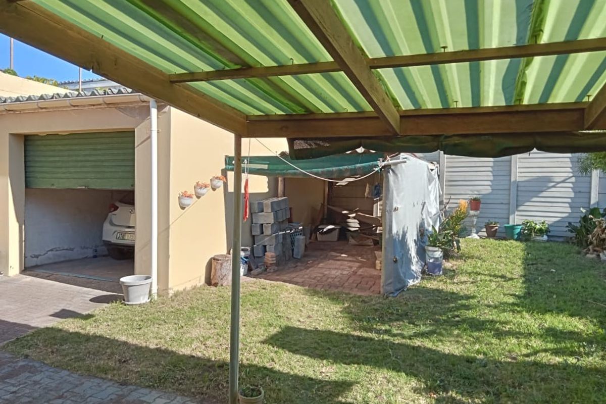 Townhouse For Sale In East London - Photo 3