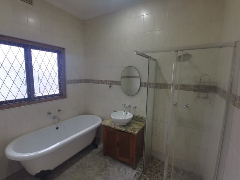 House For Sale In East London - Photo 9