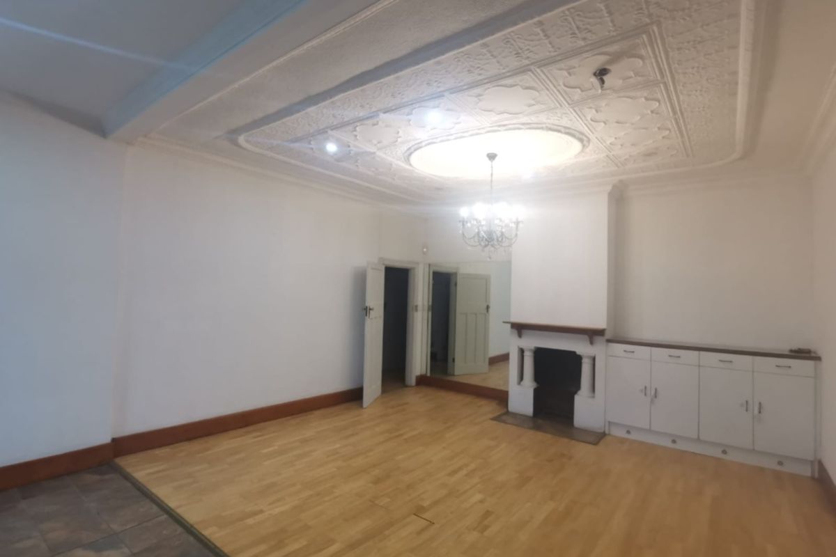 House For Sale In East London - Photo 3