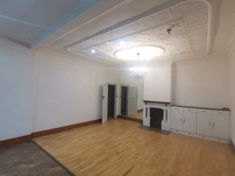 House For Sale In East London - Photo 3