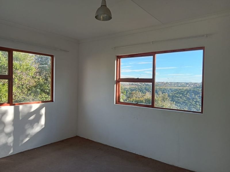 House For Sale In East London - Photo 6