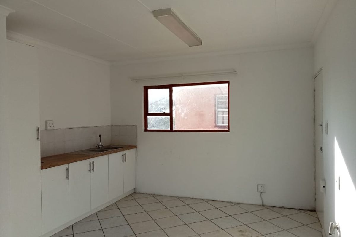 House For Sale In East London - Photo 3