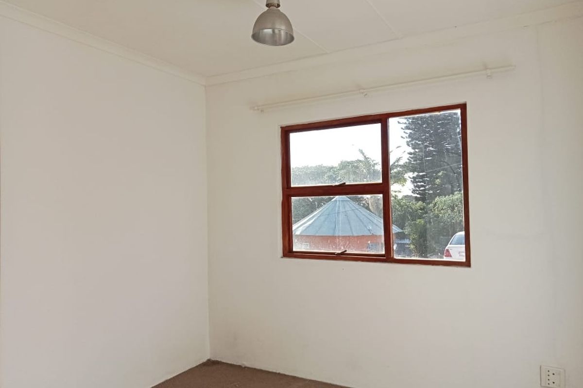 House For Sale In East London - Photo 4