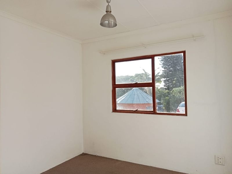 House For Sale In East London - Photo 4