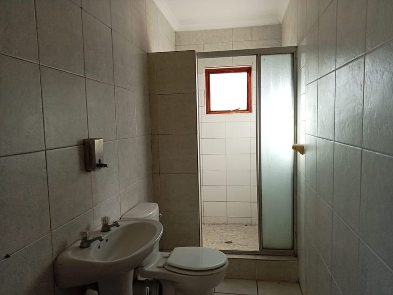 House For Sale In East London - Photo 10