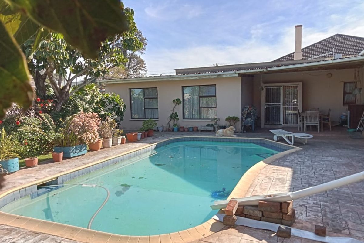 House For Sale In East London - Photo 4