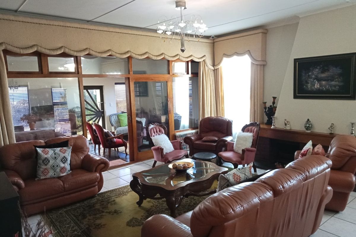 House For Sale In East London - Photo 5