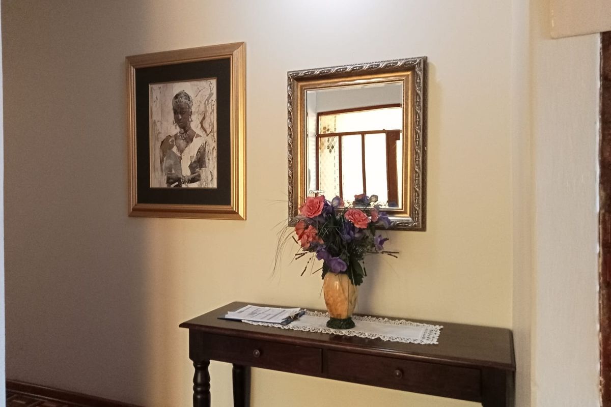 House For Sale In East London - Photo 2