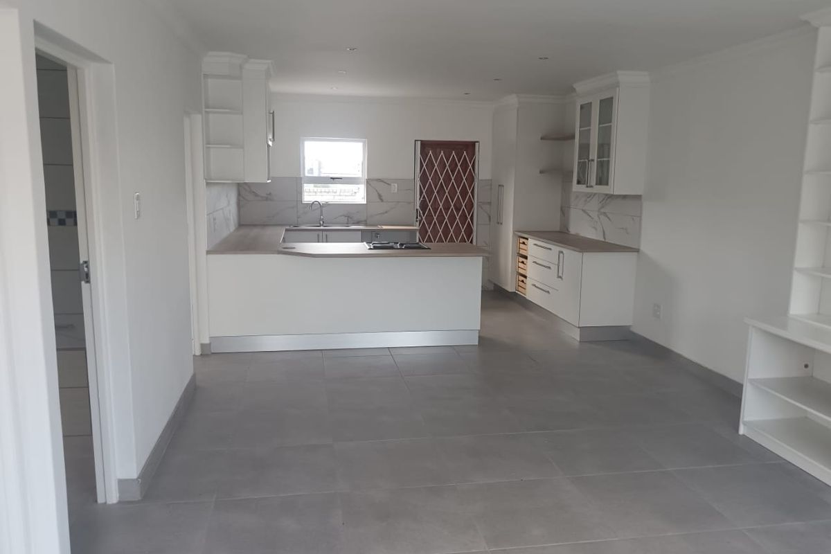 Gated Estate For Sale In East London - Photo 5