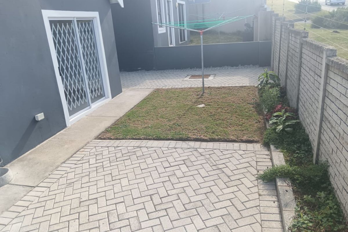 Gated Estate For Sale In East London - Photo 3