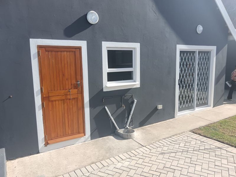 Gated Estate For Sale In East London - Photo 4