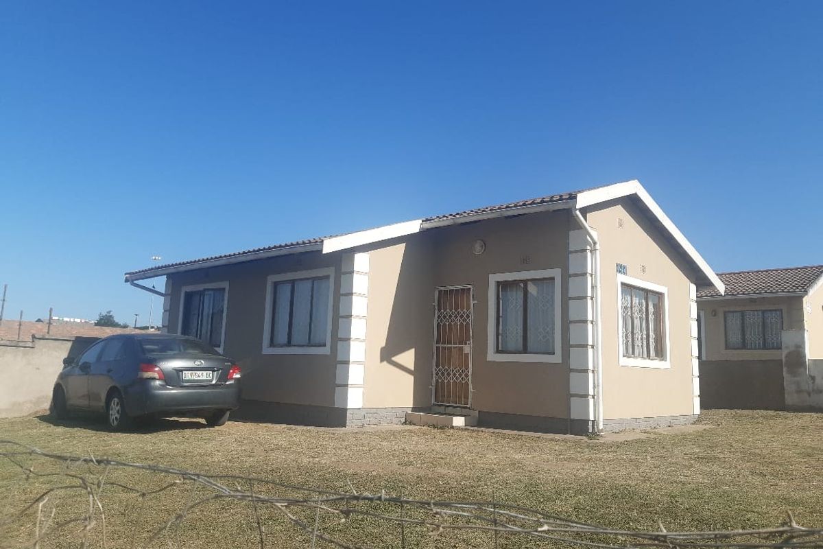 House For Sale In Mthatha - Photo 2