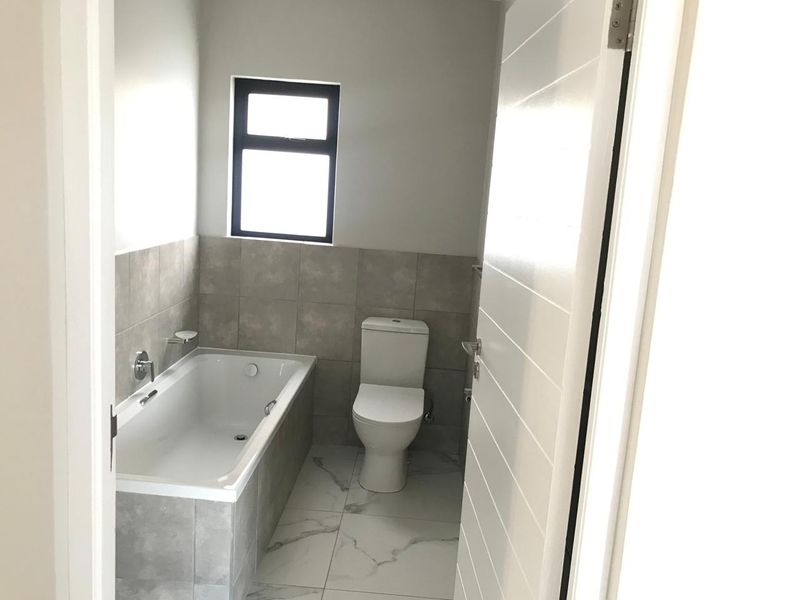 Gated Estate For Sale In East London - Photo 10