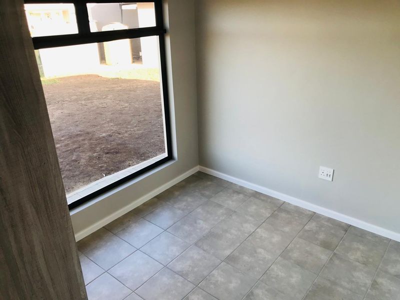 Gated Estate For Sale In East London - Photo 7