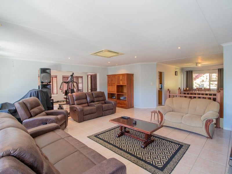Townhouse For Sale In East London - Photo 8