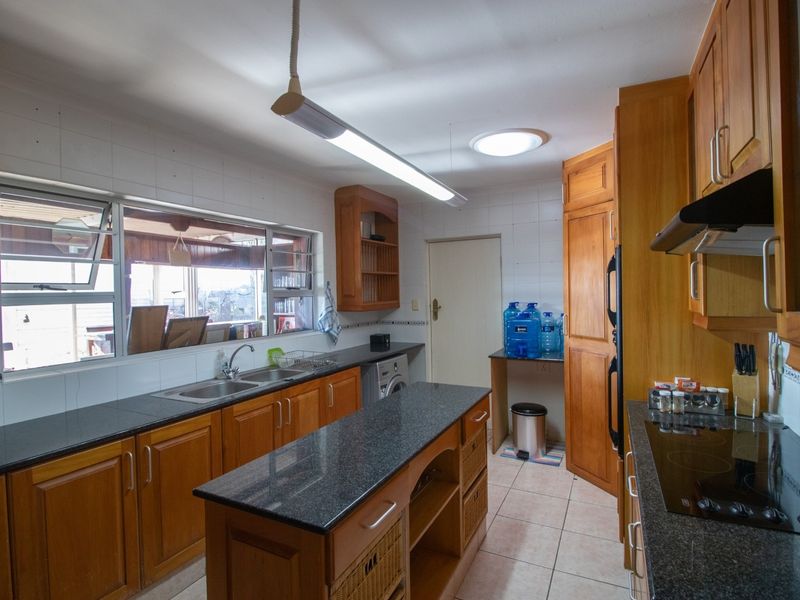 Townhouse For Sale In East London - Photo 7