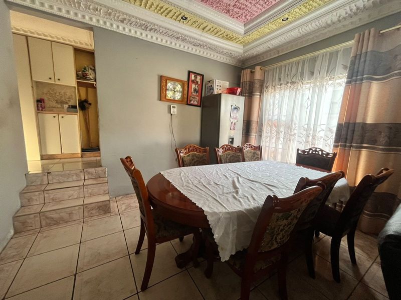 House For Sale In East London - Photo 9