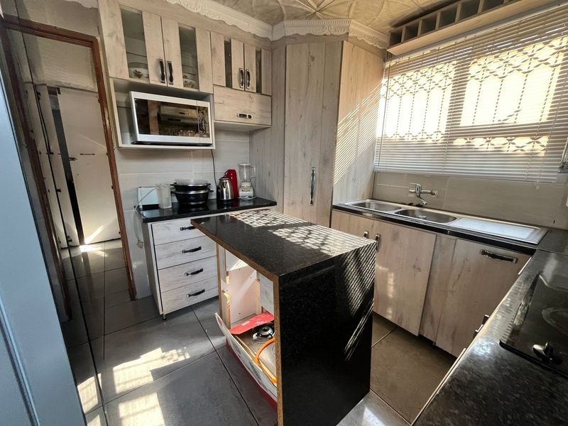 House For Sale In East London - Photo 7