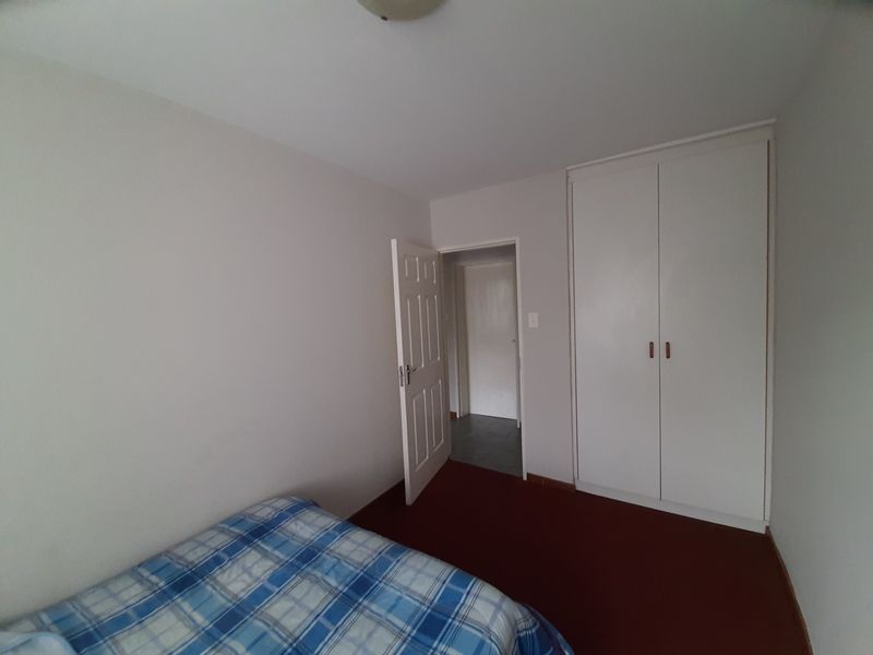 Lovely 3 bedroom townhouse in secure complex close to schools, shops and main roads! - Photo 9